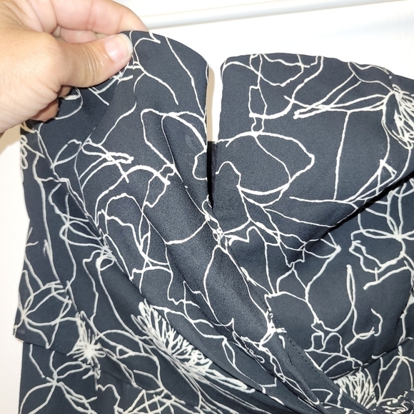 Lulu's Dancing in the Dark Black and White Print Strapless Jumpsuit Size S - Picture 8 of 16